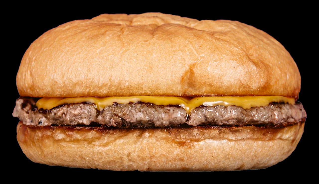 Cheese, de la familia Clásicas de Hoppiness Club: La cheeseburger de manual, sin vueltas.